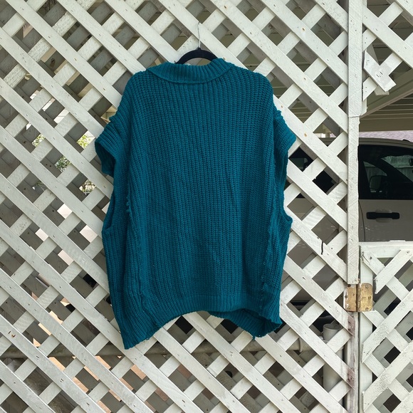 SOLD Free People Clyde Sweater Vest Mermaid Tail - Picture 8 of 8